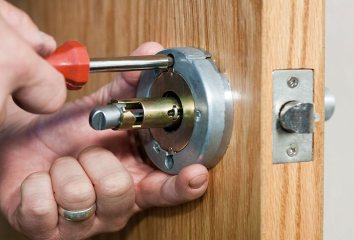 Lock rekey locksmith Melbourne