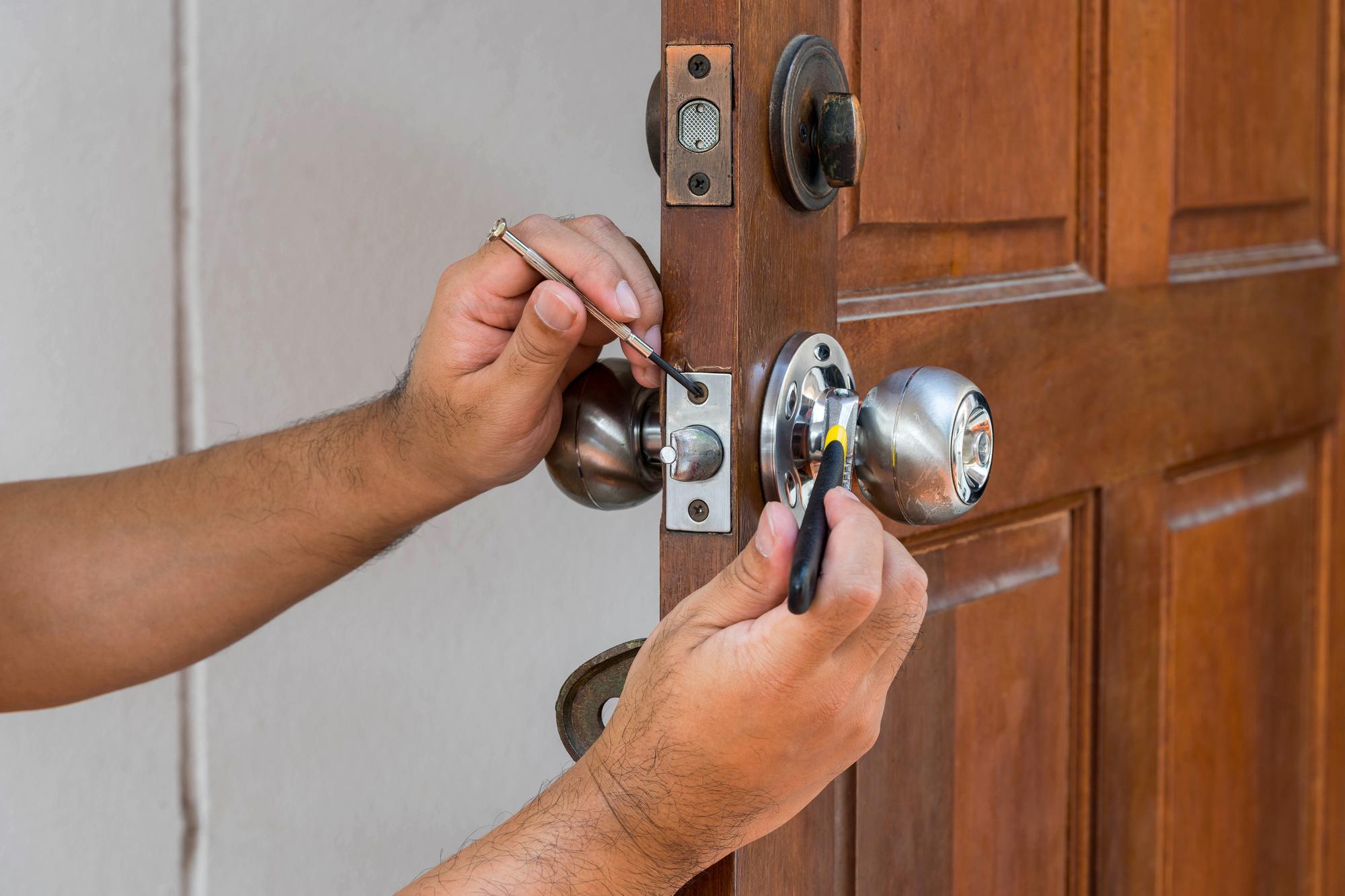 How Does an Emergency Locksmith Service Can Save Your Day