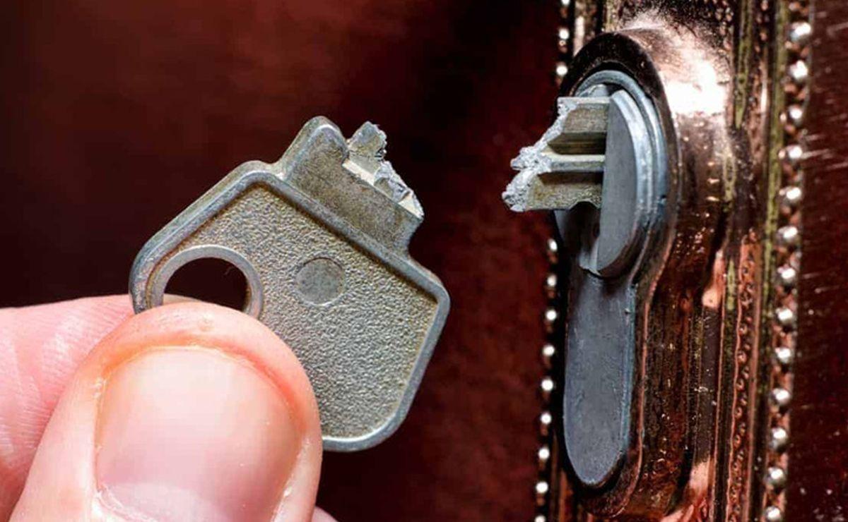 How to Remove a Broken Key from Lock